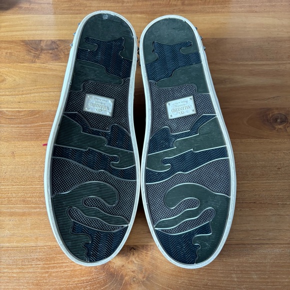 Valentino Garavani Rosso V Athletic Sneakers - Picture 9 of 15